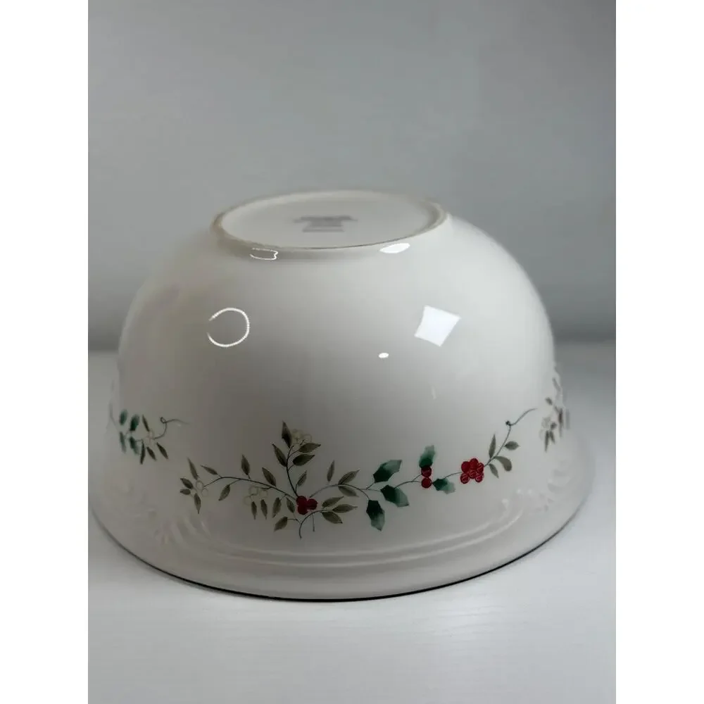Vintage Pfaltzgraff Winterberry 10in Round Serving Bowl Holly Berry Christmas